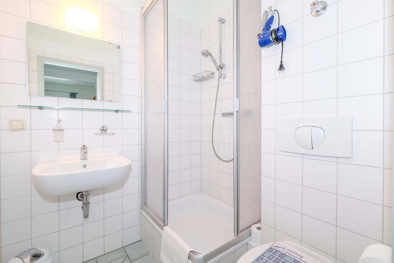 Hotel Garni Und Gaststaette Zum Holzfaeller Schierke Kamer foto